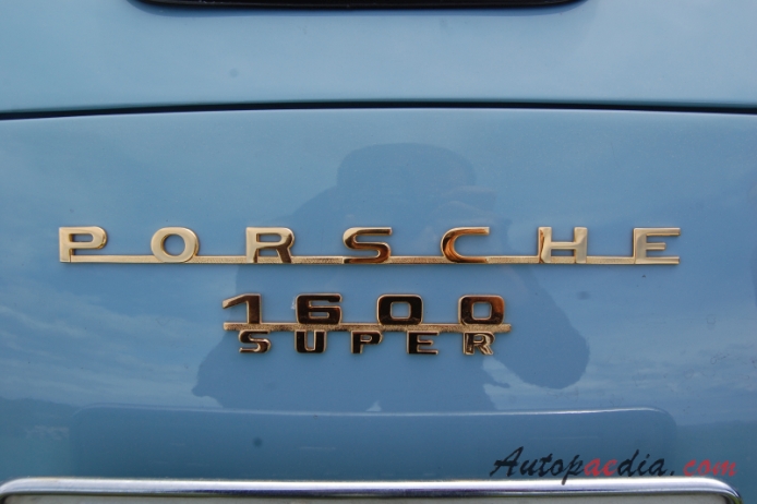 Porsche 356 1948-1965 (1957-1959 356A type 2 Cabriolet), rear emblem  