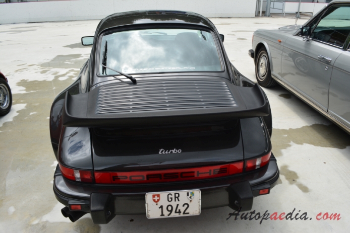 Porsche 911 1st generation 1963-1989 (1978-1989 Porsche 930 Turbo tea-tray tail Coupé 2d), rear view