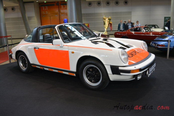 Porsche 911 1st generation 1963-1989 (1983 Police Car targa 2d), right front view