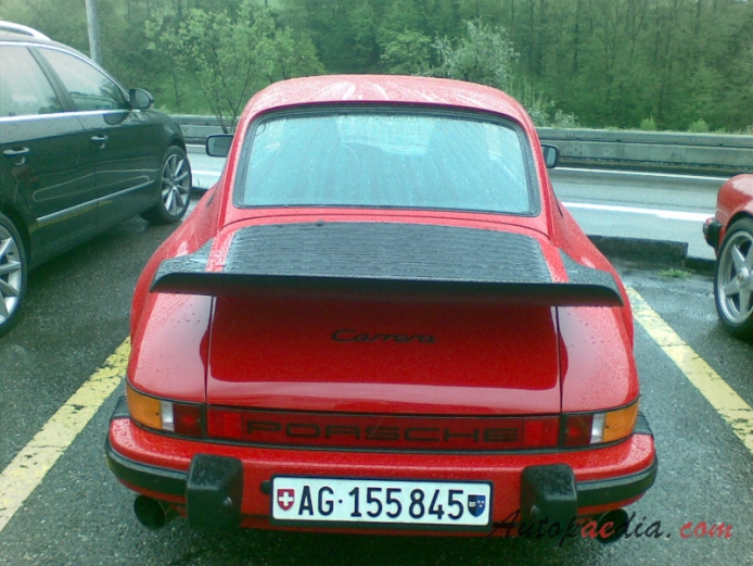Porsche 911 1st generation 1963-1989 (1984-1989 Porsche Carrera Supersport tea-tray tail turbo look Coupé), rear view