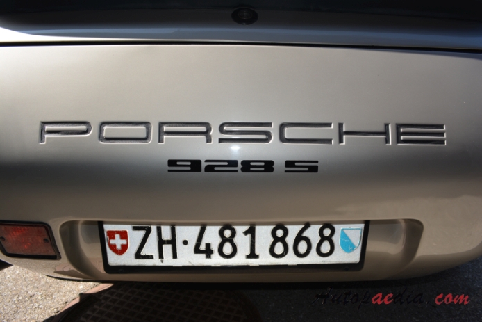 Porsche 928 1977-1995 (1980-1986 928 S), emblemat tył 