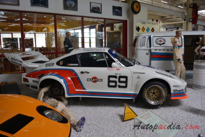 Porsche 934 1976-1977 (1976 934/5 Coupé 2d), prawy bok