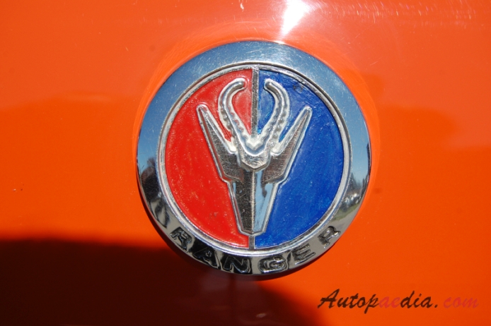 Ranger Model A 1970-1972 (1900ccm sedan 2d), emblemat przód 
