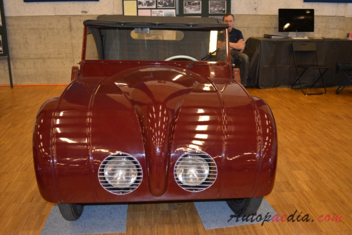 Rapid 1946-1947 (1946 350ccm microcar), front view