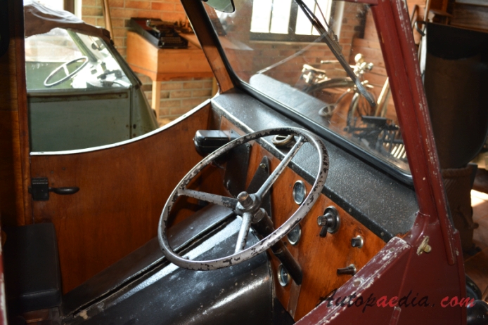 Reliant Regent 1950-1956 (1950 three-wheeler), wnętrze