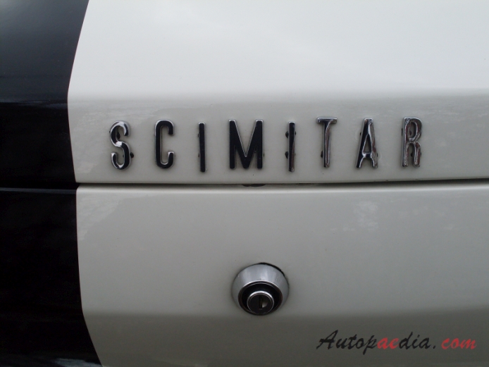 Reliant Scimitar 1964-1985 (1967 SE4 2994cc Coupé), rear emblem  