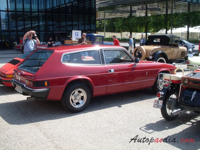 Reliant Scimitar 1964-1985 (1975-1985 GTE SE6 Grand Touring Estate), prawy bok