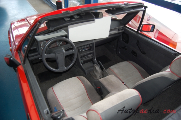 Reliant Scimitar SS1 1984-1992 (1990 1800 TI), interior