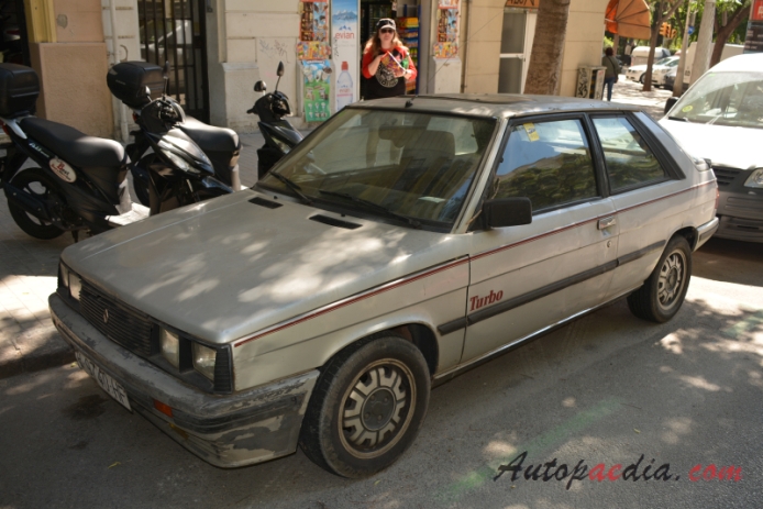 Renault 11 1983-1989 (1983-1987 Renault 11 Turbo phase 2 hatchback 3d), lewy przód