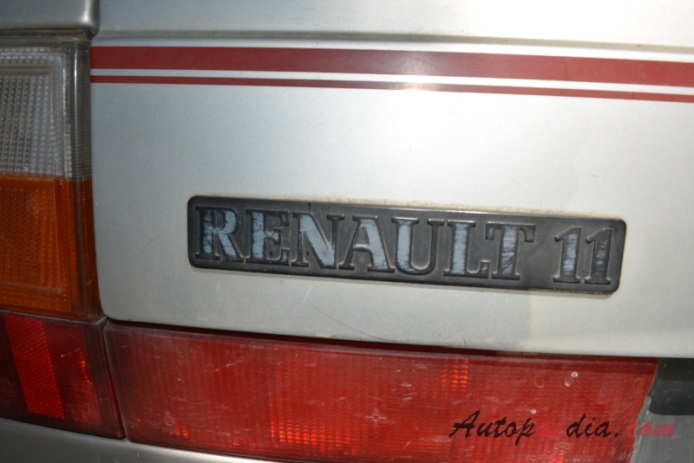 Renault 11 1983-1989 (1983-1987 Renault 11 Turbo phase 2 hatchback 3d), rear emblem  