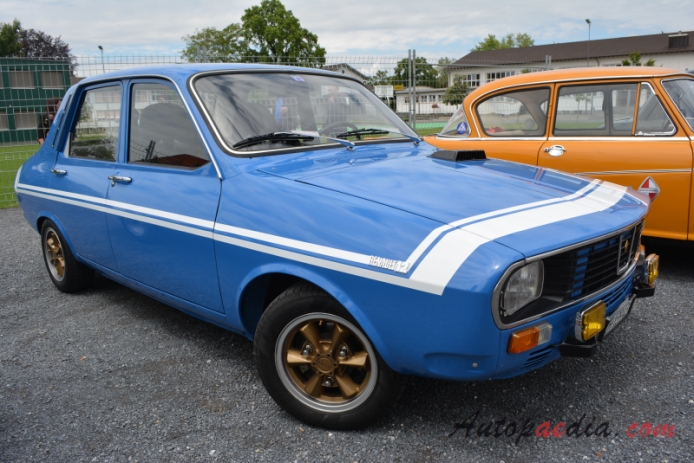 Renault 12 1969-1980 (1970-1974 Gordini saloon 4d), right front view
