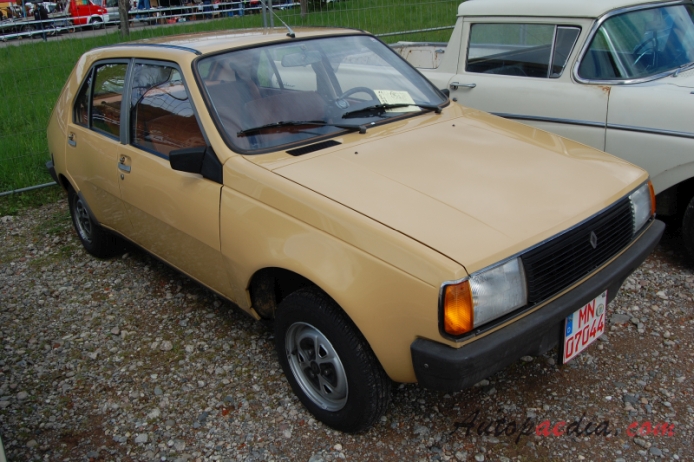 Renault 14 1976-1983 (1979-1983 GTL hatchback 5d), prawy przód