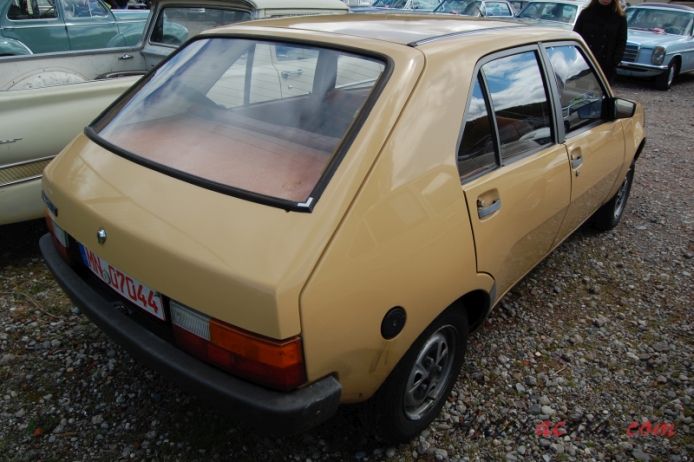Renault 14 1976-1983 (1979-1983 GTL hatchback 5d), right rear view