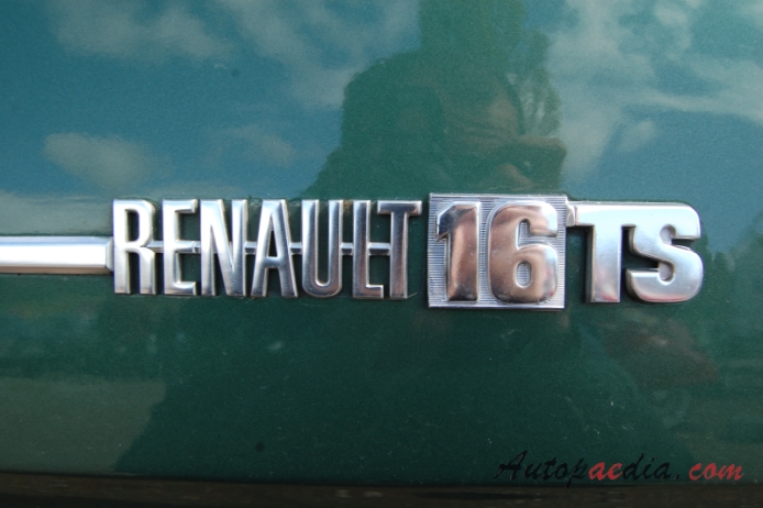 Renault 16 1965-1980 (1971-1974 Renault 16 TS hatchback 5d), side emblem 