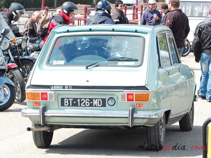 Renault 16 1965-1980 (1973-1980 Renault 16 TX hatchback 5d), right rear view