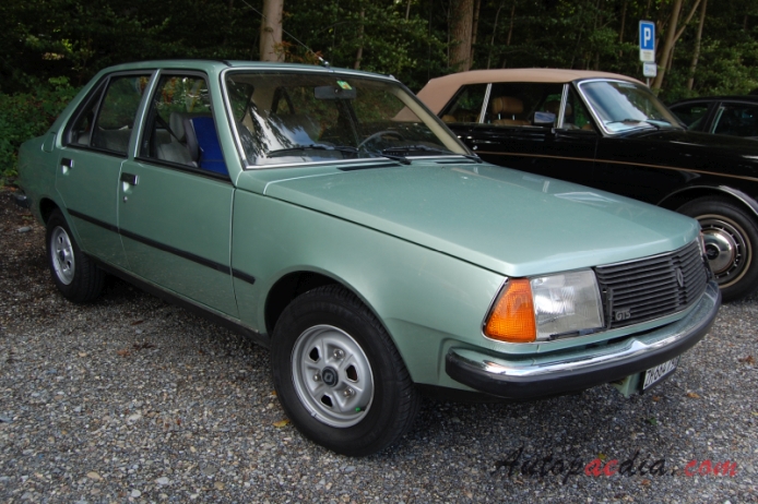 Renault 18 1978-1989 (1978-1982 GTS sedan 4d), prawy przód