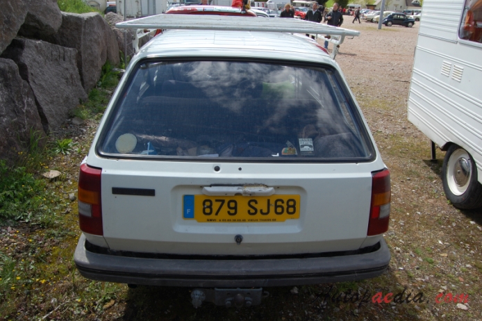 Renault 18 1978-1989 (1982-1983 break 5d), tył