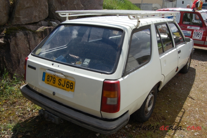Renault 18 1978-1989 (1982-1983 break 5d), right rear view