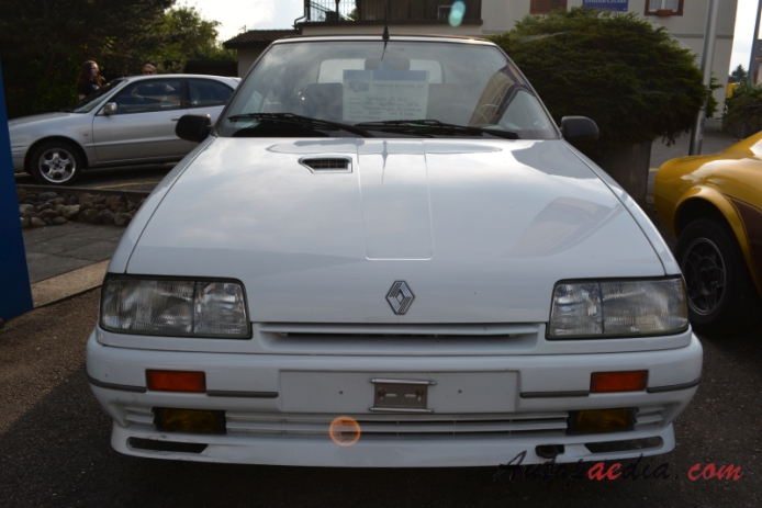 Renault 19 1988-1996 (1992 Phase I 16S/16V cabriolet 2d), front view