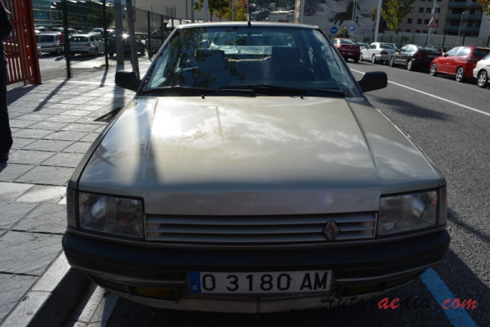 Renault 21 1986-1994 (1986-1989 sedan 4d), front view