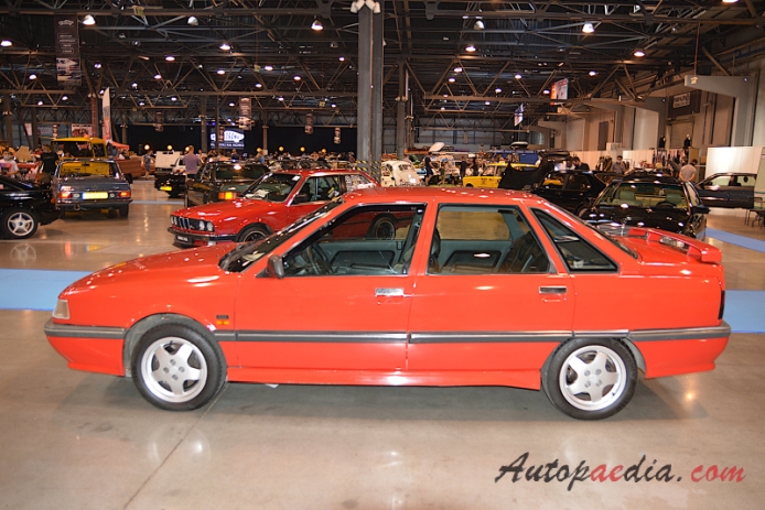 Renault 21 1986-1994 (1990 sedan 4d), lewy bok