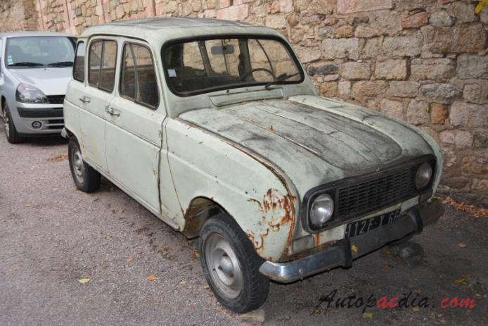 Renault 4 1961-1994 (1974-1994), right front view