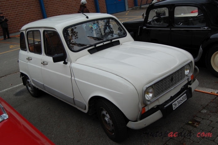 Renault 4 1961-1994 (1978-1994 GTL), right front view