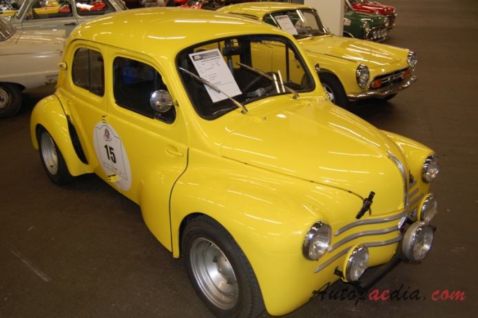 Renault 4CV 1947-1961 (1958 saloon 4d), prawy przód