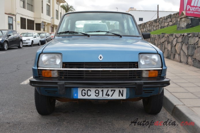 Renault 7 1974-1984 (1979-1984 GTL sedan 4d), front view