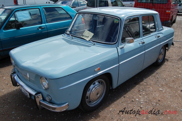 Renault 8 1962-1973 (1964-1965 Renault 8 Major sedan 4d), left front view