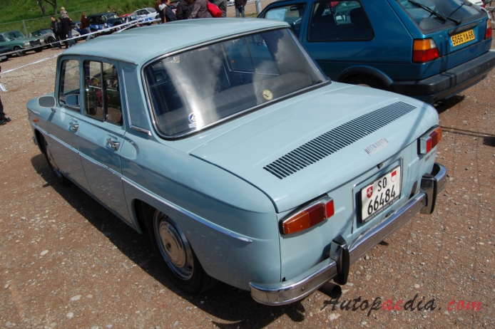 Renault 8 1962-1973 (1964-1965 Renault 8 Major sedan 4d),  left rear view