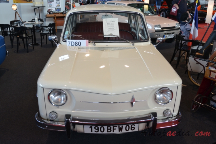 Renault 8 1962-1973 (1965 Renault 8 Major sedan 4d), front view