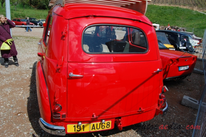 Renault Colorale 1950-1957 (wóz strażacki), tył