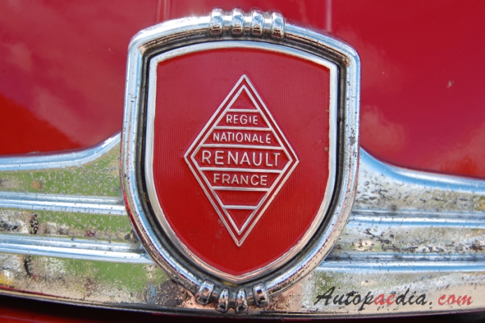 Renault Colorale 1950-1957 (fire engine), front emblem  