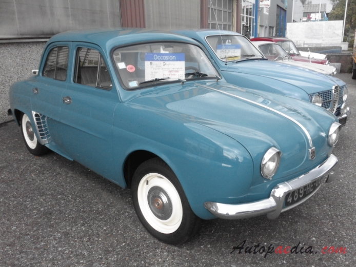 Renault Dauphine 1956-1967 (1960 Ondine sedan 4d), prawy przód