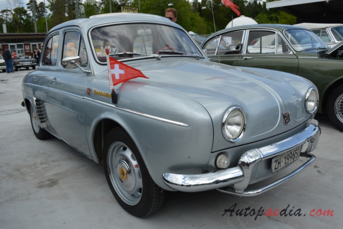 Renault Dauphine 1956-1967 (1961-1962 Renault Ondine sedan 4d), right front view