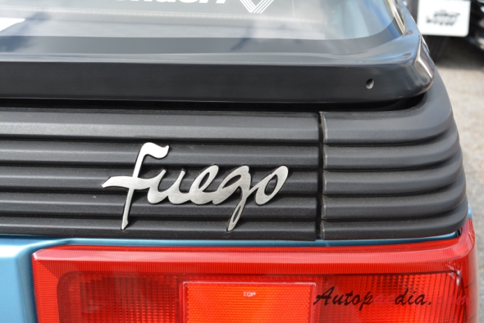 Renault Fuego 1980-1986 (1981 Coupé 3d), rear emblem  