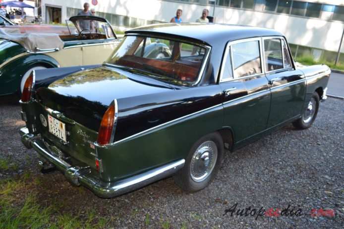 Riley 4 1959-1969 (1961-1969 4/Seventy-Two saloon 4d), right rear view