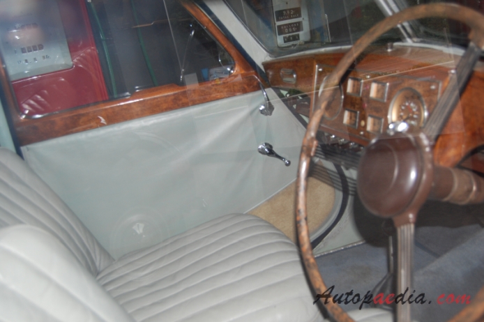 Riley RME 1952-1955 (1954-1955 saloon 4d), interior
