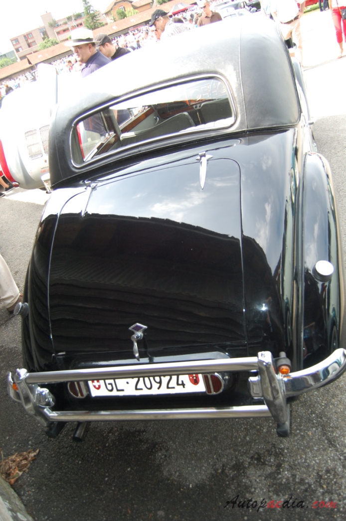 Riley RMF 1952-1953 (saloon 4d), rear view