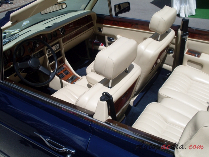 Rolls-Royce Corniche 1971-1996 (1987 Corniche II convertible), wnętrze