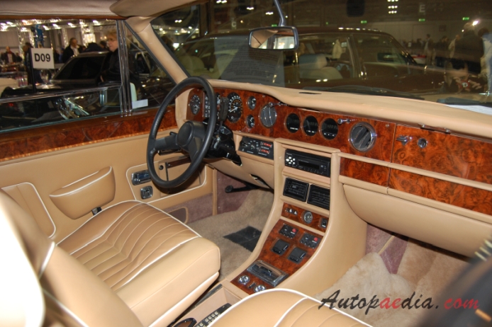 Rolls-Royce Corniche 1971-1996 (1987 Corniche II convertible), interior