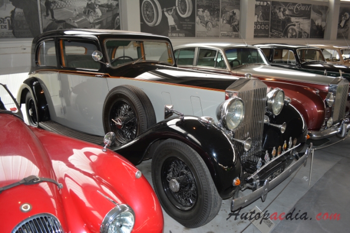 Rolls-Royce Phantom III 1936-1939 (1937 Barker Saloon 4d), prawy przód