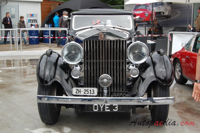 Rolls-Royce Phantom III 1936-1939 (1937 Barker Sport Saloon 4d), front view