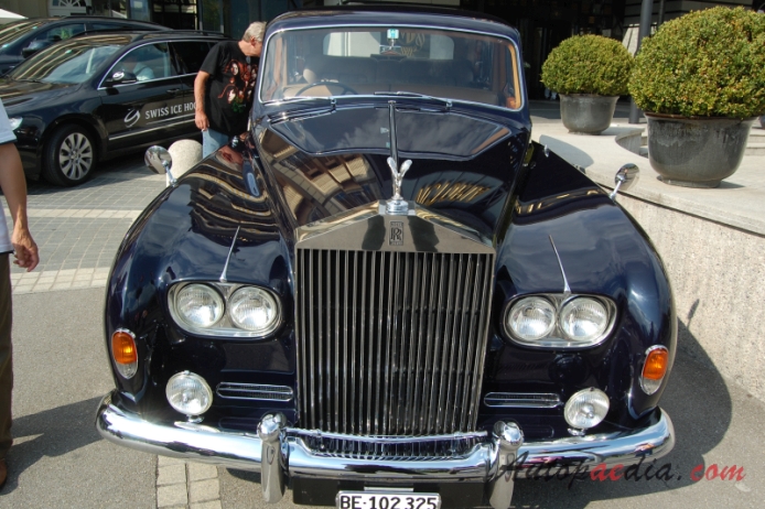 Rolls-Royce Phantom V 1959-1968 (1963-1968 James Young saloon 4d), przód