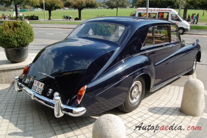 Rolls-Royce Phantom V 1959-1968 (1963-1968 James Young saloon 4d), right rear view