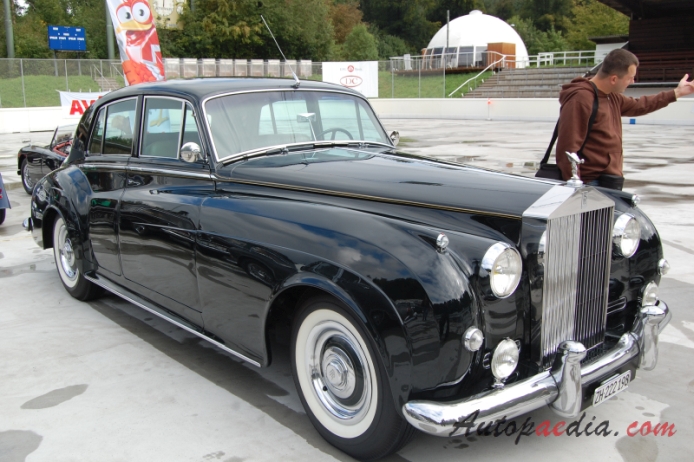Rolls-Royce Silver Cloud I, II 1955-1962 (saloon 4d), right front view