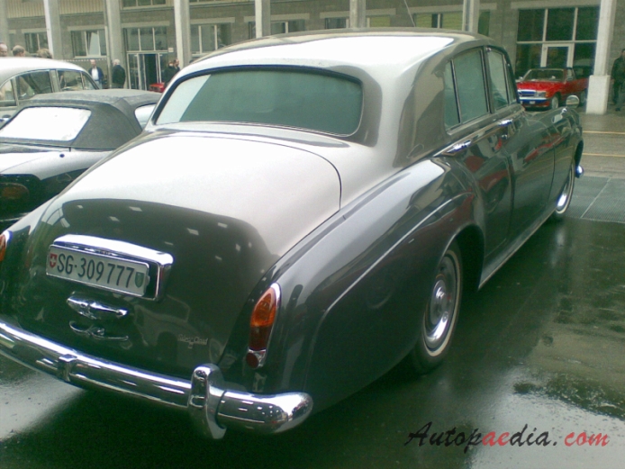 Rolls-Royce Silver Cloud III 1963-1966 (4d saloon), prawy tył