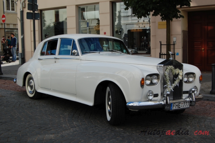 Rolls-Royce Silver Cloud III 1963-1966 (saloon 4d), prawy przód