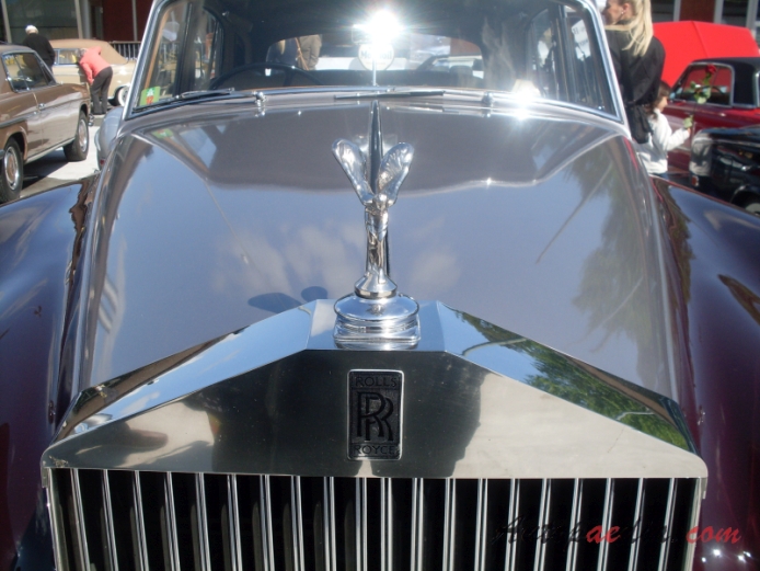Rolls-Royce Silver Cloud I 1955-1958 (1957 saloon 4d), emblemat przód 